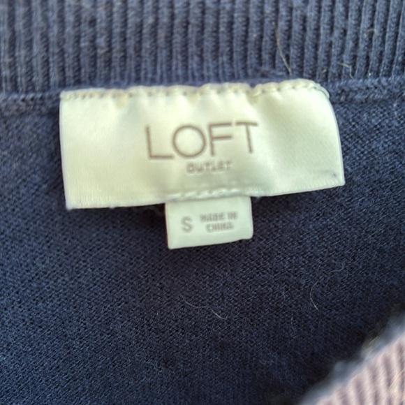 LOFT Blue lightweight Crew Neck Sweater with Polka Dots size small - Picture 4 of 7